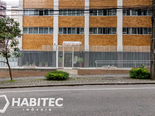 Apartamento 3 quartos e 4 banheiros, à venda, no bairro Batel em Curitiba