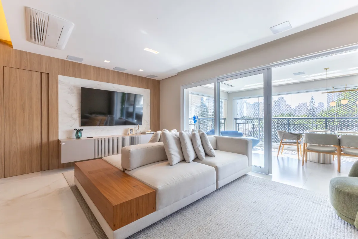 Apartamento para venda em Moema com 3 quartos, sendo 3 suítes, 170m²