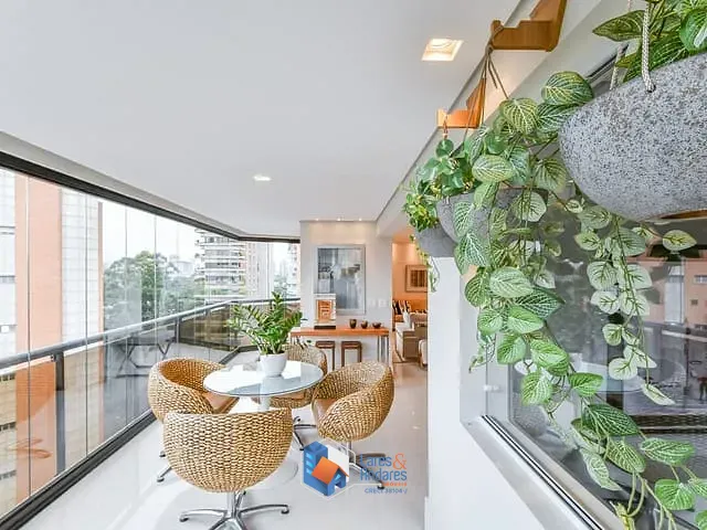 Apartamento com 244m² 3 quartos e 5 banheiros, à venda, no bairro Vila Nova Conceição em São Paulo