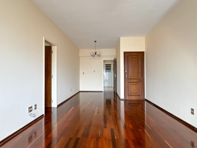 Apartamento 3 quartos e 2 banheiros, à venda, no bairro Centro em Juiz de Fora