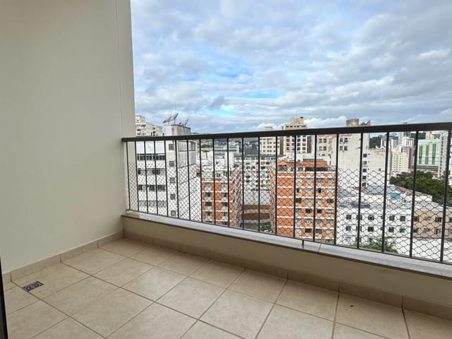 Apartamento 3 quartos e 2 banheiros, à venda, no bairro Centro em Juiz de Fora