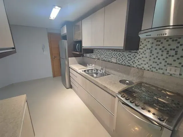 Apartamento com 122m² 2 quartos e 2 banheiros, para alugar, no bairro Zona 07 em Maringá