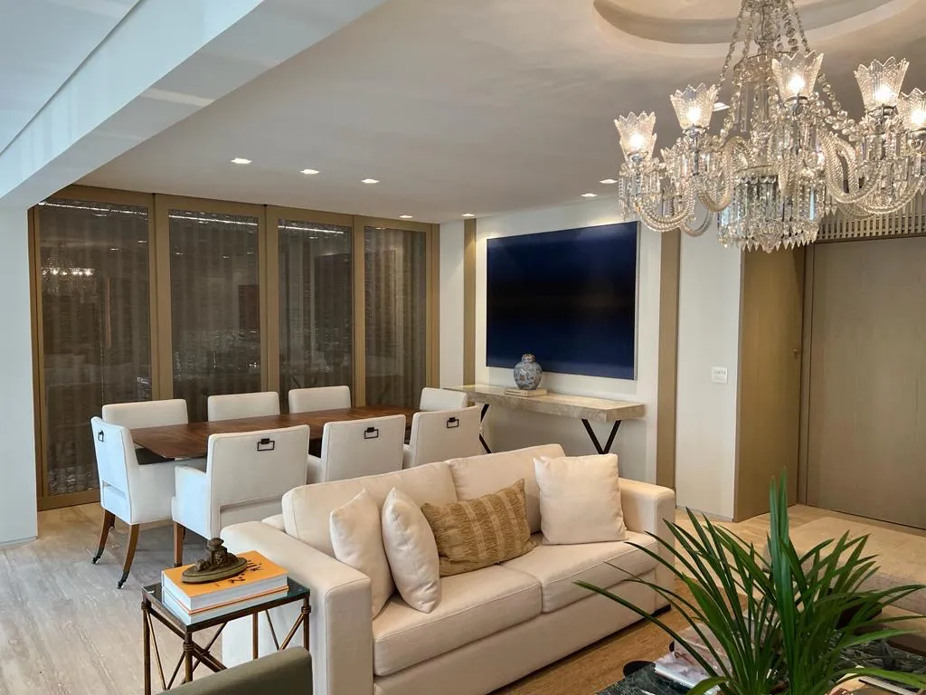 Apartamento para venda em Itaim Bibi com 2 quartos, sendo 2 suítes, 170m²