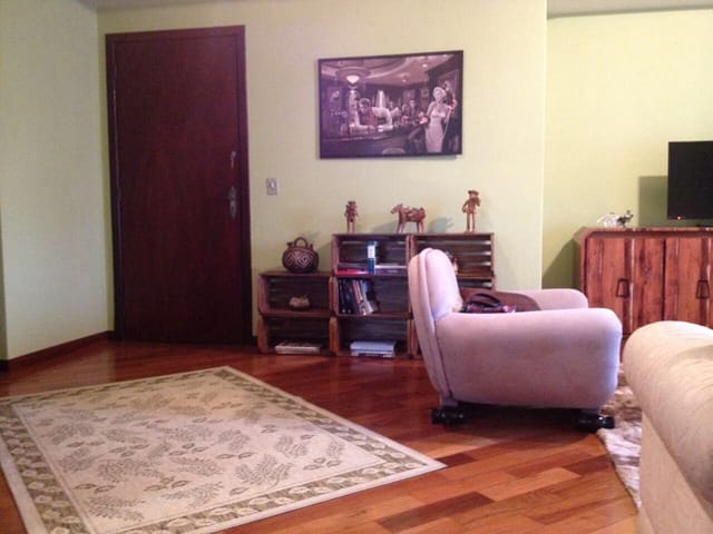Apartamento com 201m² 3 quartos e 3 banheiros, à venda, no bairro Centro em Ponta Grossa