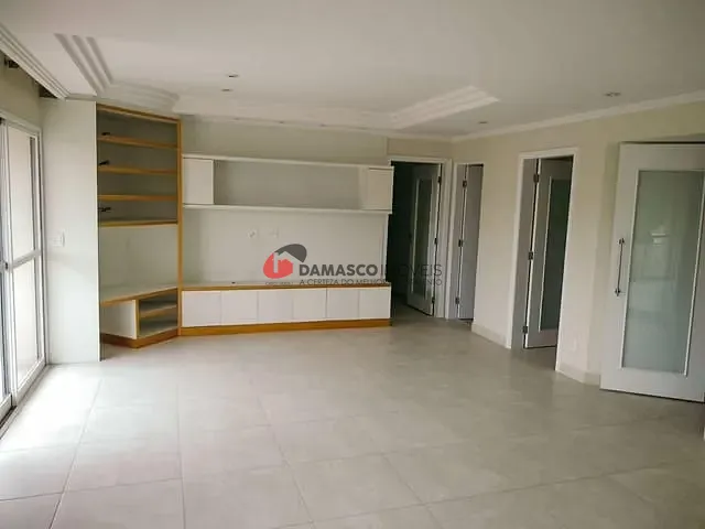 Apartamento à venda, no bairro Vila Valparaíso em Santo André