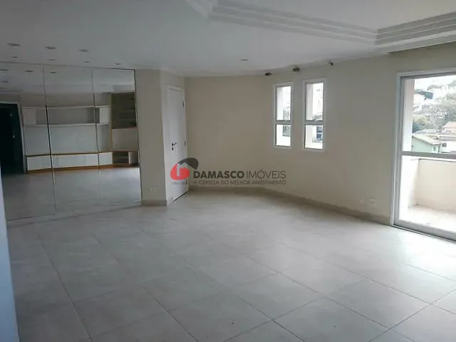 Apartamento à venda, no bairro Vila Valparaíso em Santo André
