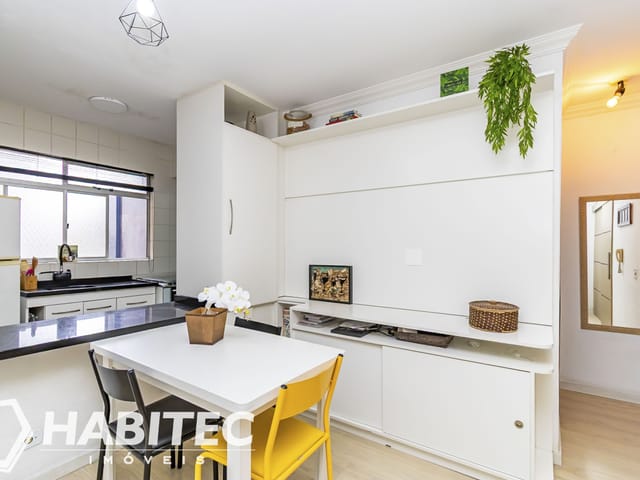 Apartamento 1 quarto e 1 banheiro, à venda, no bairro Centro em Curitiba