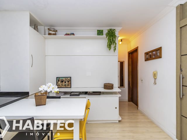 Apartamento 1 quarto e 1 banheiro, à venda, no bairro Centro em Curitiba