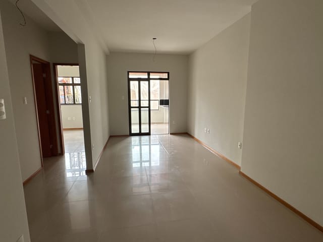Apartamento 2 quartos e 2 banheiros, à venda, no bairro São Mateus em Juiz de Fora