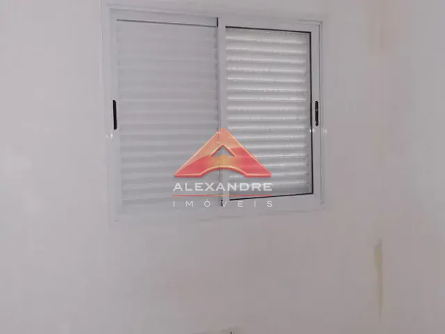 Apartamento com 76m² 3 quartos e 1 banheiro, para alugar, no bairro Vila Industrial em São José dos Campos