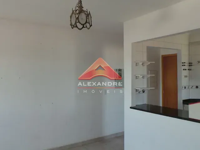 Apartamento com 76m² 3 quartos e 1 banheiro, para alugar, no bairro Vila Industrial em São José dos Campos