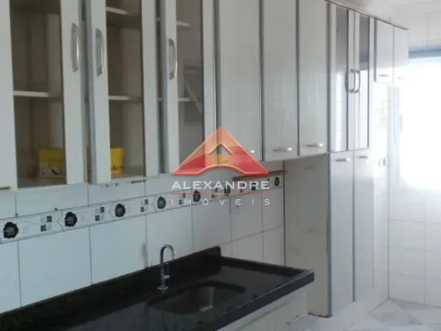 Apartamento com 76m² 3 quartos e 1 banheiro, para alugar, no bairro Vila Industrial em São José dos Campos