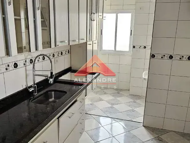 Apartamento com 76m² 3 quartos e 1 banheiro, para alugar, no bairro Vila Industrial em São José dos Campos
