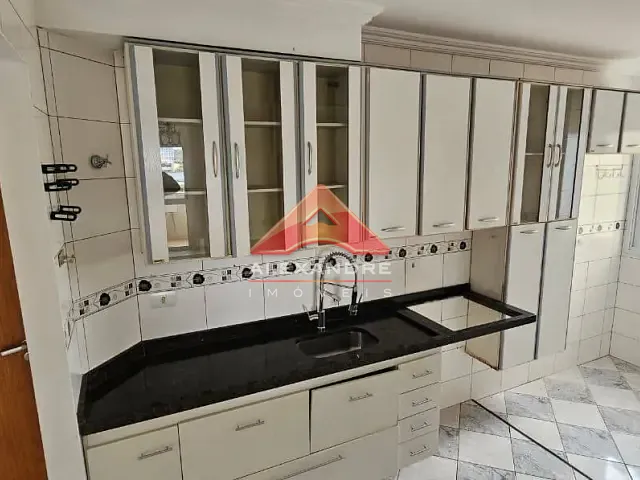 Apartamento com 76m² 3 quartos e 1 banheiro, para alugar, no bairro Vila Industrial em São José dos Campos