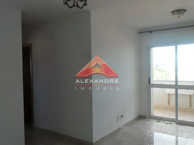 Apartamento com 76m² 3 quartos e 1 banheiro, para alugar, no bairro Vila Industrial em São José dos Campos