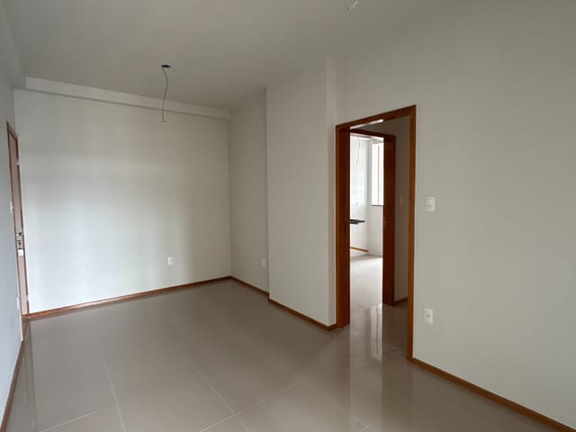 Apartamento 2 quartos e 1 banheiro, à venda, no bairro São Mateus em Juiz de Fora