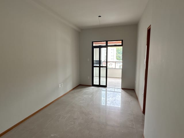 Apartamento 2 quartos e 1 banheiro, à venda, no bairro São Mateus em Juiz de Fora