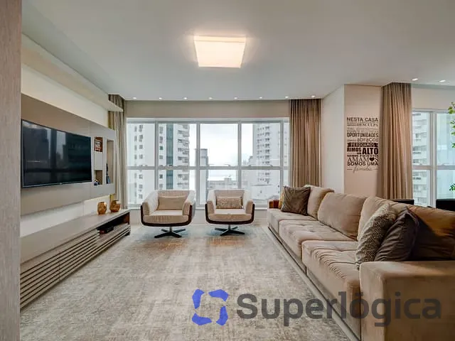 Apartamento com 393m² 4 quartos e 5 banheiros, à venda, no bairro Centro em Balneário Camboriú