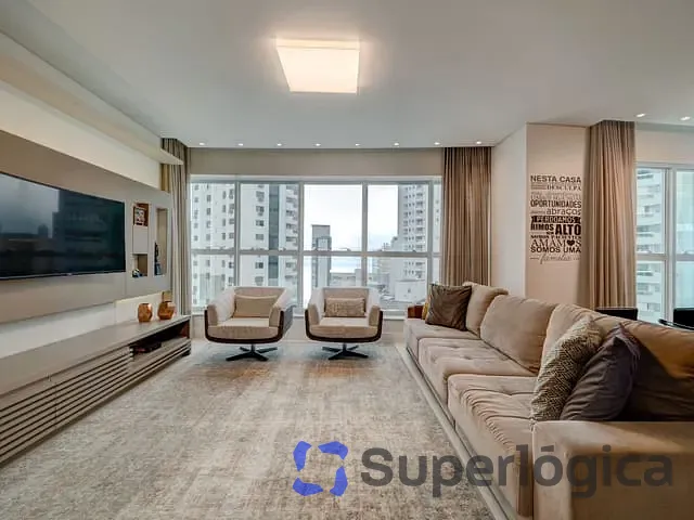 Apartamento com 393m² 4 quartos e 5 banheiros, à venda, no bairro Centro em Balneário Camboriú