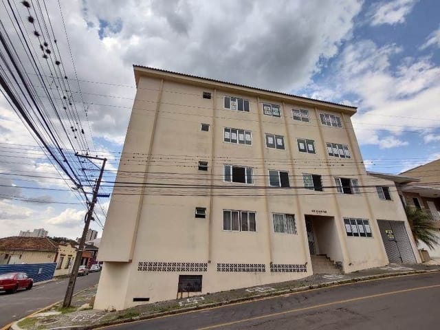 Locação - Apartamento com 2 quartos, 1 vaga de garagem, 90 m², Edifício Karine - Centro, Ponta Grossa.
