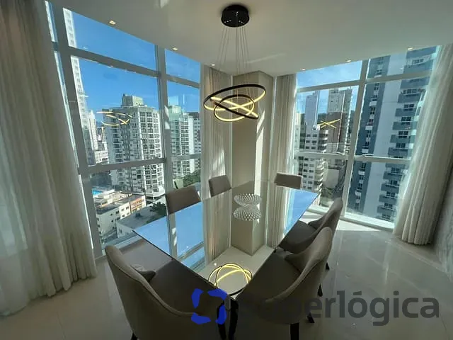 Apartamento 3 quartos e 4 banheiros, à venda, no bairro Centro em Balneário Camboriú