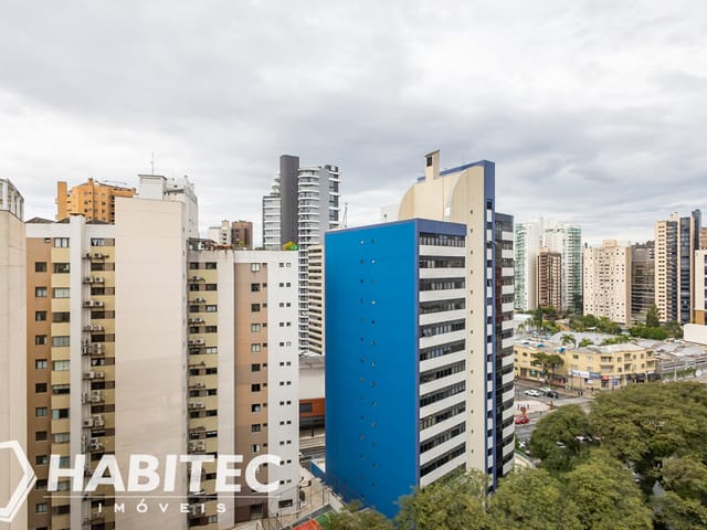 Apartamento 4 quartos e 4 banheiros, à venda, no bairro Água Verde em Curitiba
