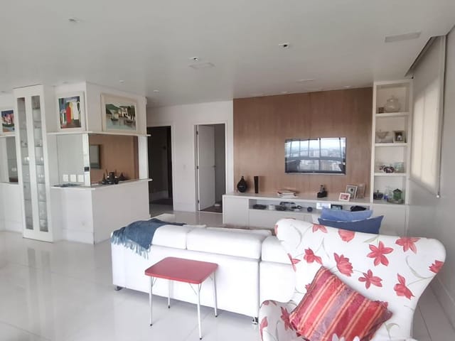 Apartamento com 186m² 3 quartos e 5 banheiros, à venda, no bairro Vila Suzana em São Paulo