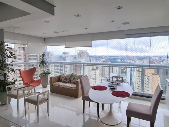 Apartamento com 186m² 3 quartos e 5 banheiros, à venda, no bairro Vila Suzana em São Paulo