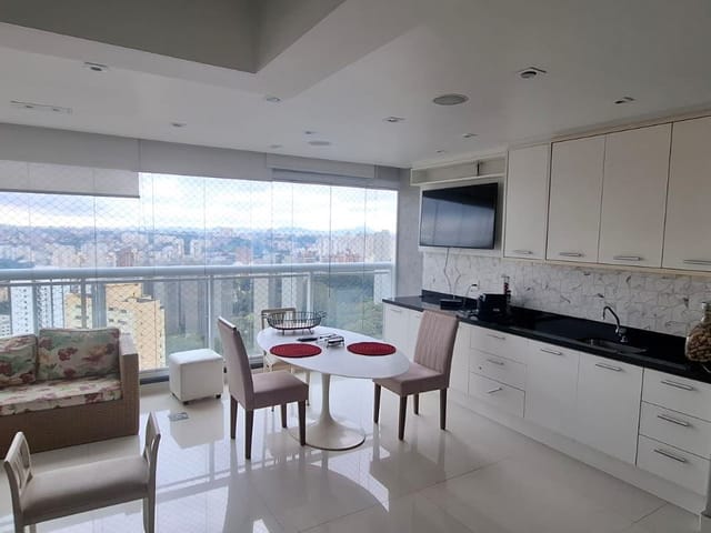 Apartamento com 186m² 3 quartos e 5 banheiros, à venda, no bairro Vila Suzana em São Paulo