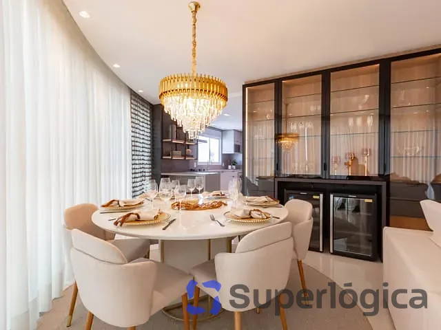 Apartamento com 211m², à venda, no bairro Centro em Balneário Camboriú