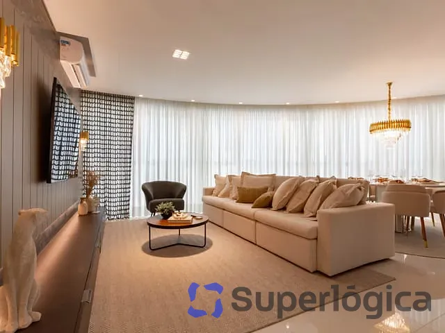 Apartamento com 211m², à venda, no bairro Centro em Balneário Camboriú
