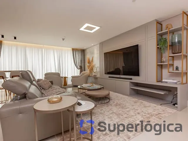 Apartamento com 251m² 3 quartos e 5 banheiros, à venda, no bairro Pioneiros em Balneário Camboriú