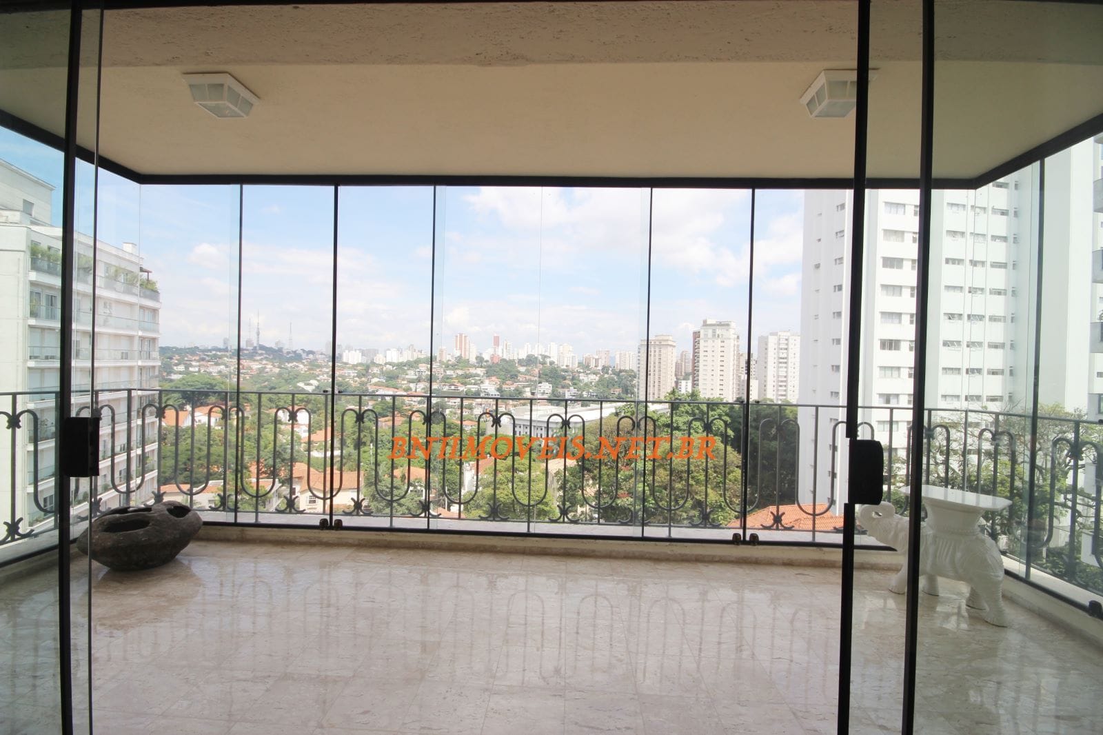 Apartamento à venda e aluguel com 3 quartos, 213m² - Foto 2