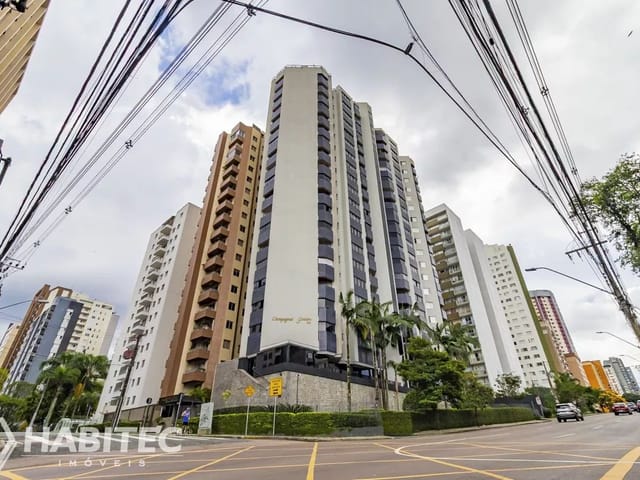 Apartamento 3 quartos e 3 banheiros, à venda, no bairro Champagnat em Curitiba