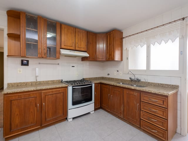Apartamento 2 quartos e 1 banheiro, para alugar, no bairro Centro em Pelotas