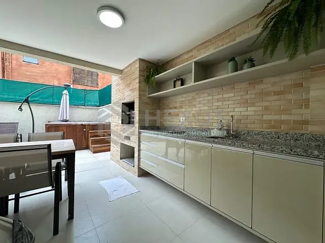 Apartamento 2 quartos e 2 banheiros, para alugar, no bairro Enseada em Guarujá