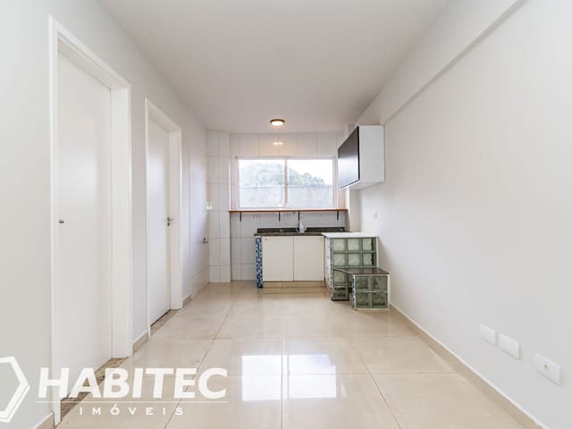 Apartamento 1 quarto e 1 banheiro, para alugar, no bairro Portão em Curitiba