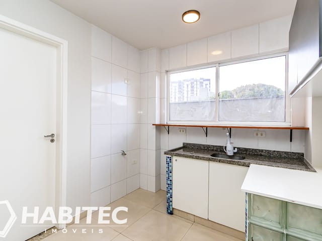Apartamento 1 quarto e 1 banheiro, para alugar, no bairro Portão em Curitiba