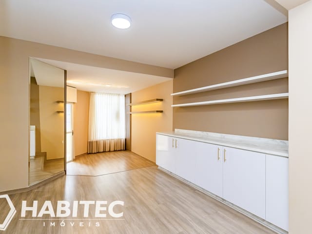 Apartamento 3 quartos e 2 banheiros, para alugar, no bairro Cristo Rei em Curitiba