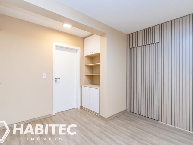 Apartamento 3 quartos e 2 banheiros, para alugar, no bairro Cristo Rei em Curitiba