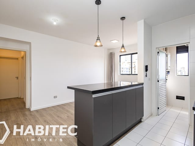 Apartamento 2 quartos e 1 banheiro, para alugar, no bairro Mercês em Curitiba