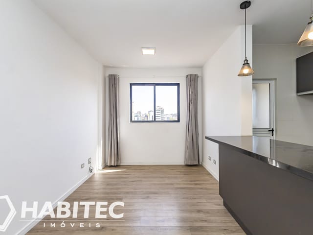 Apartamento 2 quartos e 1 banheiro, para alugar, no bairro Mercês em Curitiba