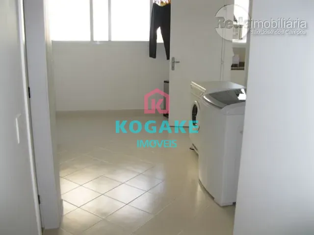 Apartamento à venda, no bairro Vila Adyana em São José dos Campos