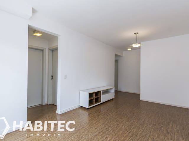 Apartamento 2 quartos e 2 banheiros, para alugar, no bairro Alto da Rua XV em Curitiba