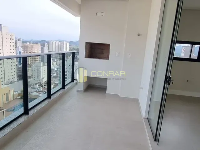 Apartamento com 250m² 3 quartos e 4 banheiros, à venda, no bairro Meia Praia em Itapema