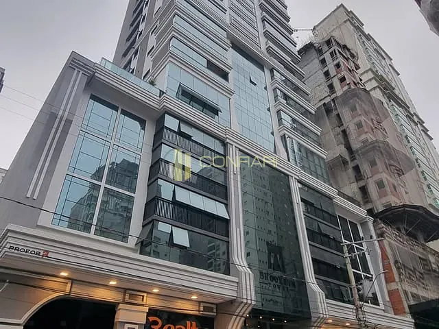 Apartamento com 250m² 3 quartos e 4 banheiros, à venda, no bairro Meia Praia em Itapema