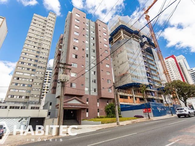 Apartamento 2 quartos e 2 banheiros, para alugar, no bairro Juvevê em Curitiba
