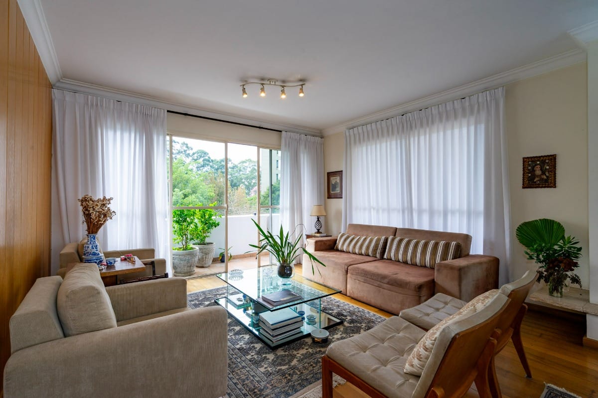 Foto do Apartamento-Apartamento tipo para venda em Vila Suzana com 3 quartos, sendo 1 suíte, 185m²