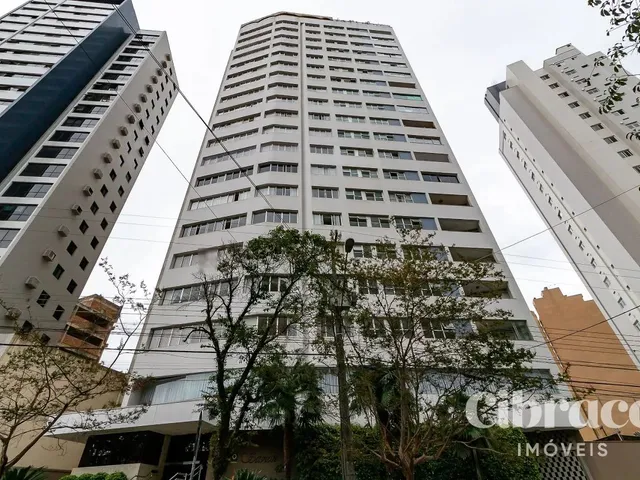 Apartamento 4 quartos e 4 banheiros, para alugar, no bairro Água Verde em Curitiba