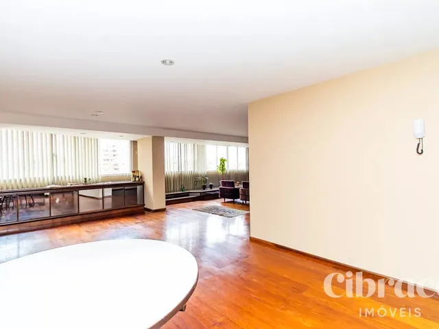 Apartamento 4 quartos e 4 banheiros, para alugar, no bairro Água Verde em Curitiba